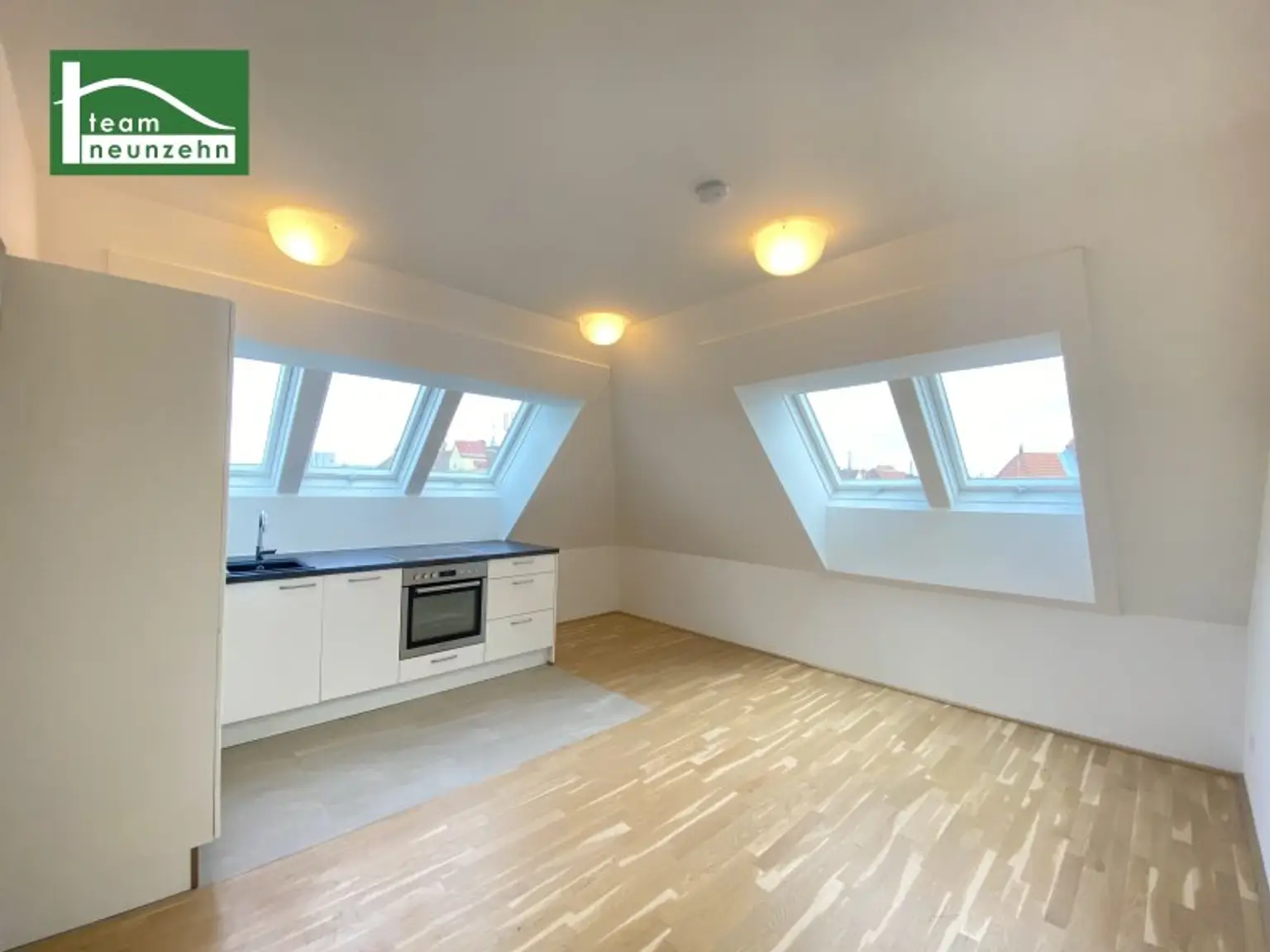 Klimatisierte Dachgeschoss-Wohnung mit Ausblick zur Donau! 5 Minuten zu U6 und S-Bahn Handelskai!