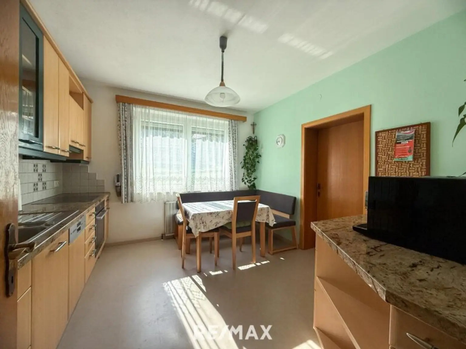 *** Gemeinschaftsprojekt oder Investment? Zwei Häuser, sechs Stellplätze, großes Grundstück in Toplage! ***