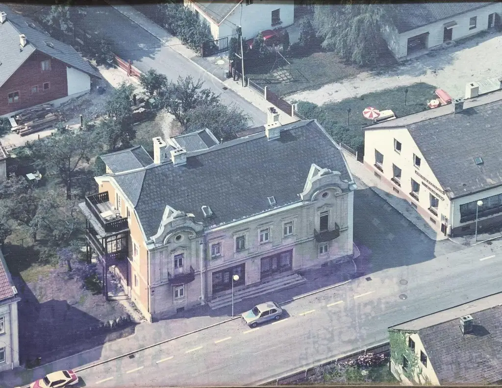 Gründerzeithaus im Herzen von Reichenau an der Rax - mit großem Entwicklungspotenzial