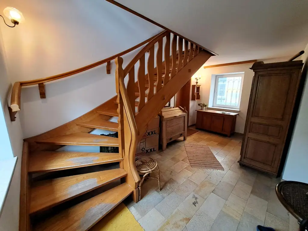 charmantes Wohnhaus mit zwei Wohneinheiten, Innenhof-Garten und Werkstatt - Steyr/Steyrdorf