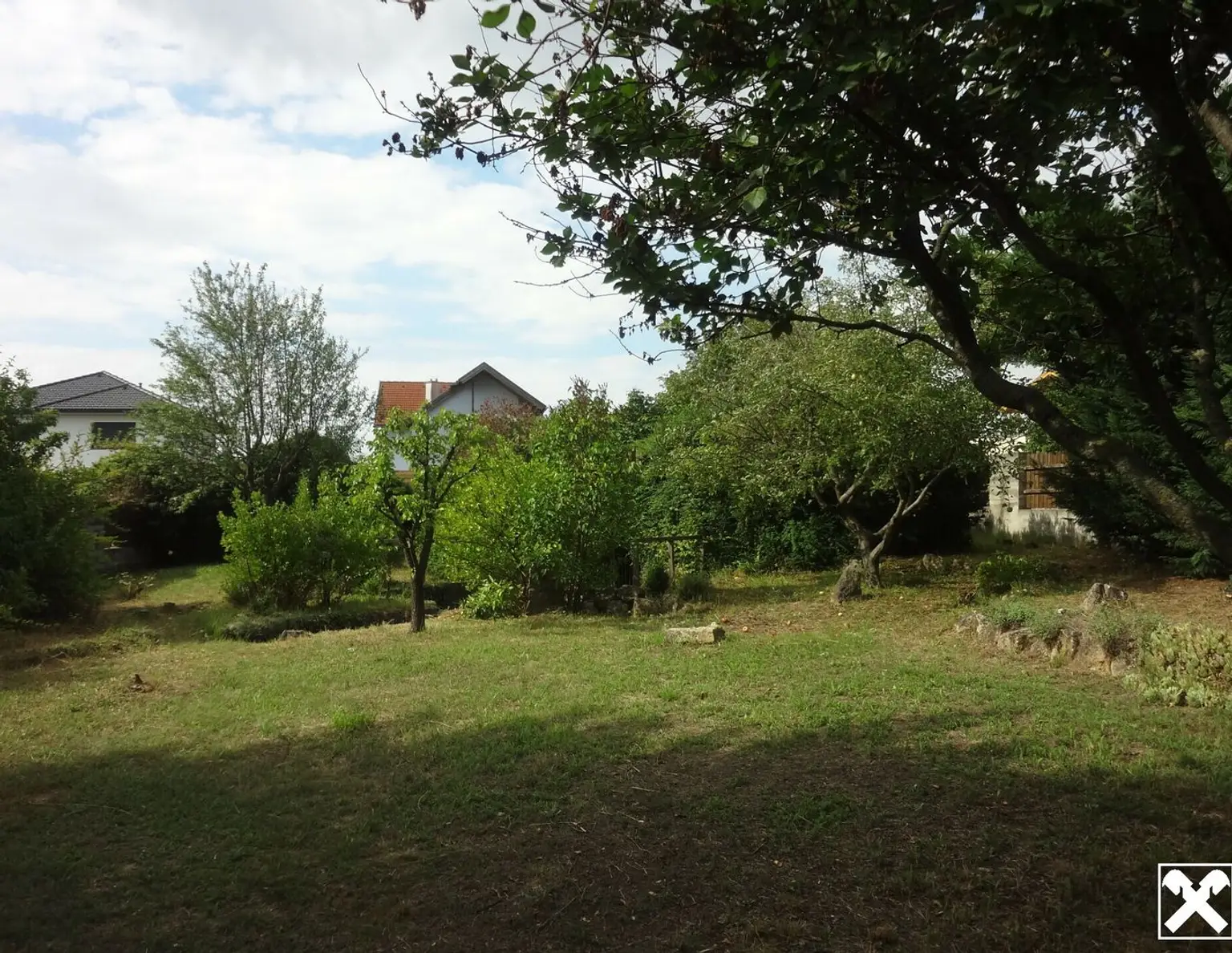 Eckgrundstück oberhalb der B50