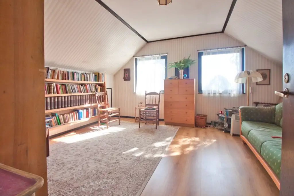 Ebenes Grundstück in ruhiger Sackgasse | sanierungsbedürftiges Einfamilienhaus mit idyllischer Garten | rd. 180 m² verbaubar