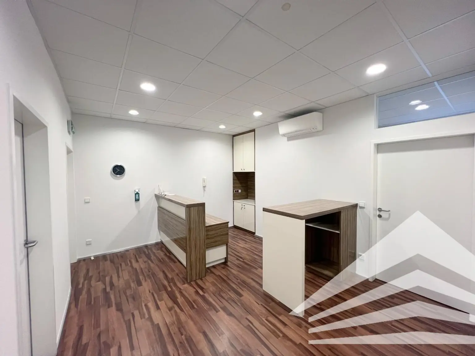 Ärzte und Therapeuten aufgepasst! Kompakte 80 m² Praxis ab sofort zu mieten!