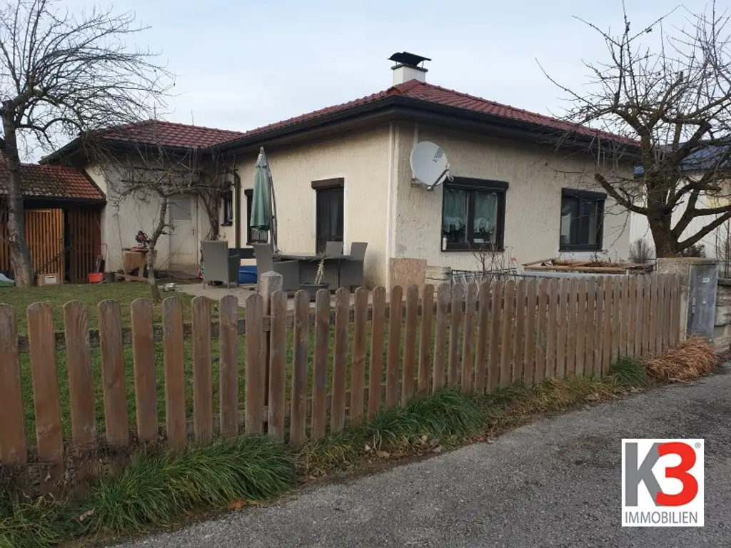 !!! Kleiner ruhig gelegener Bungalow mit Baugrund in der Nähe von Braunau !!!
