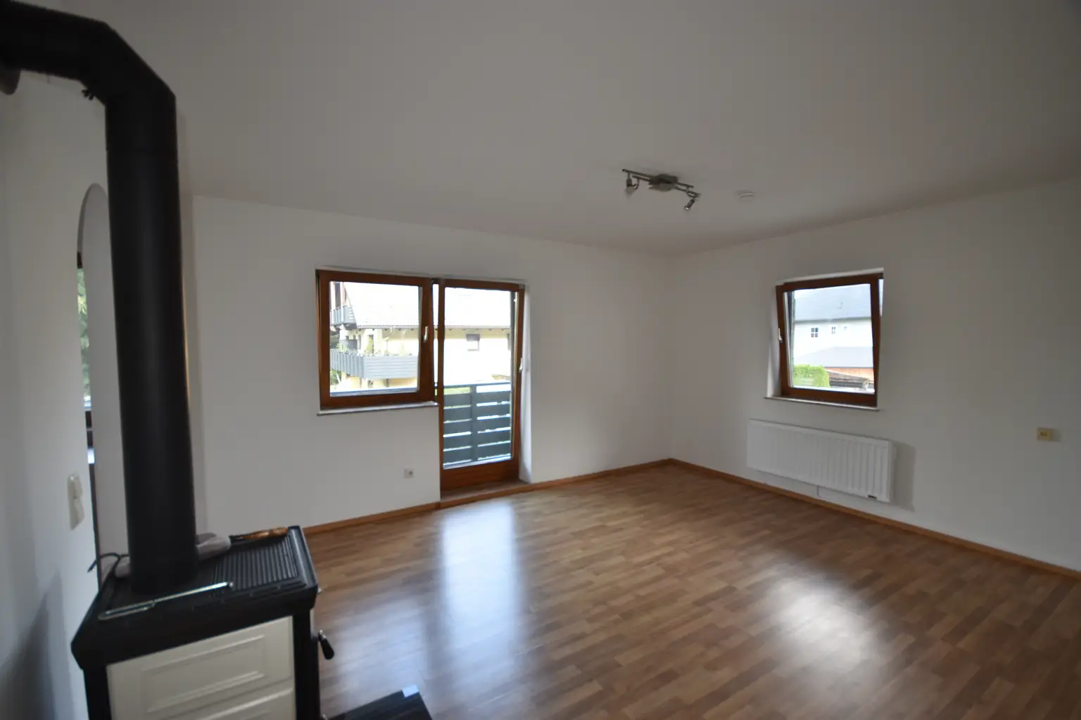 "GRÖDIG - Kleines 2 Zimmer Appartement mit Balkon und  PKW-Stellplatz"
