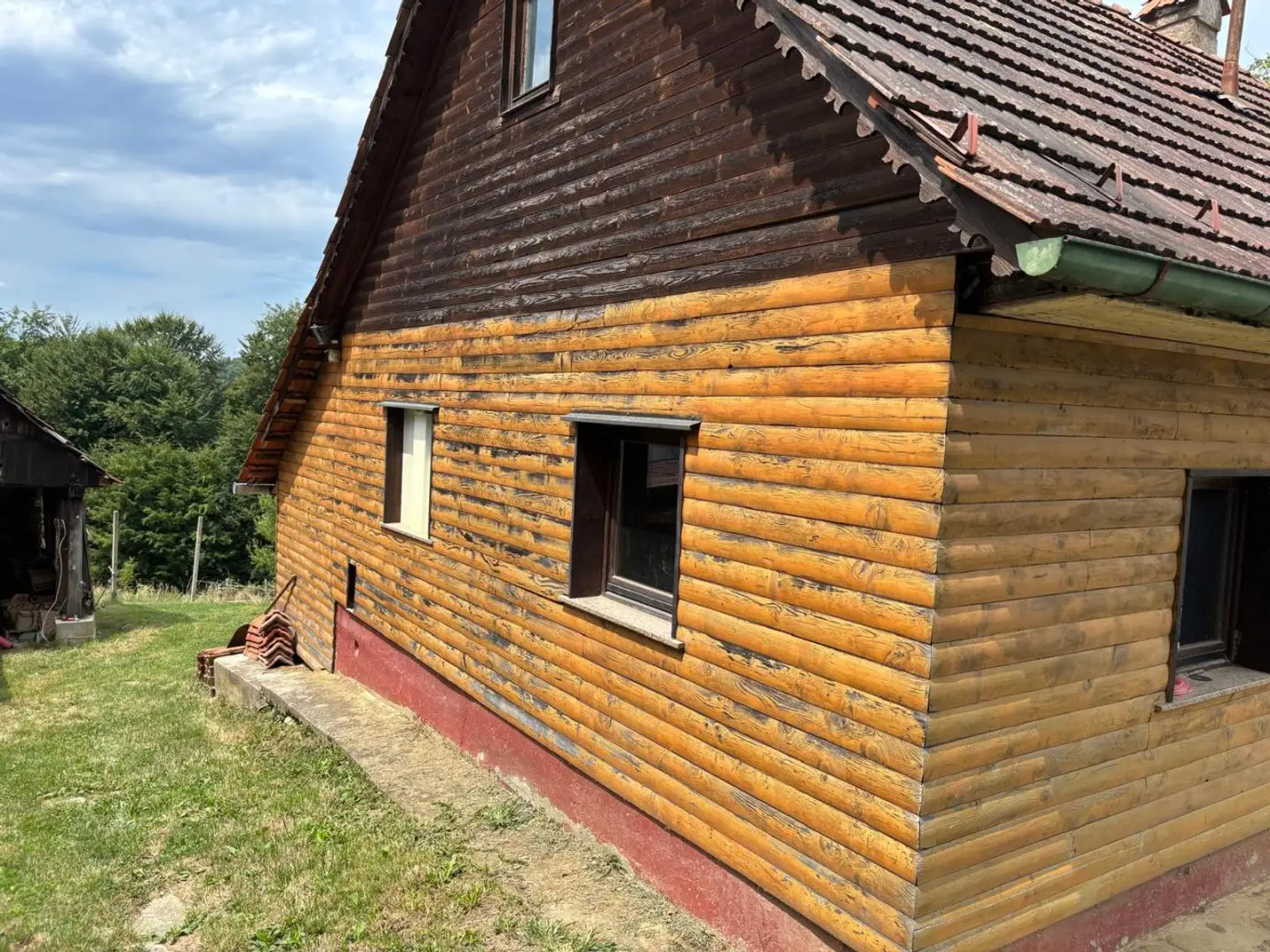 SLOWENIEN!!! Schönes Einfamilienhaus in toller Lage mit großem Grund und Wald