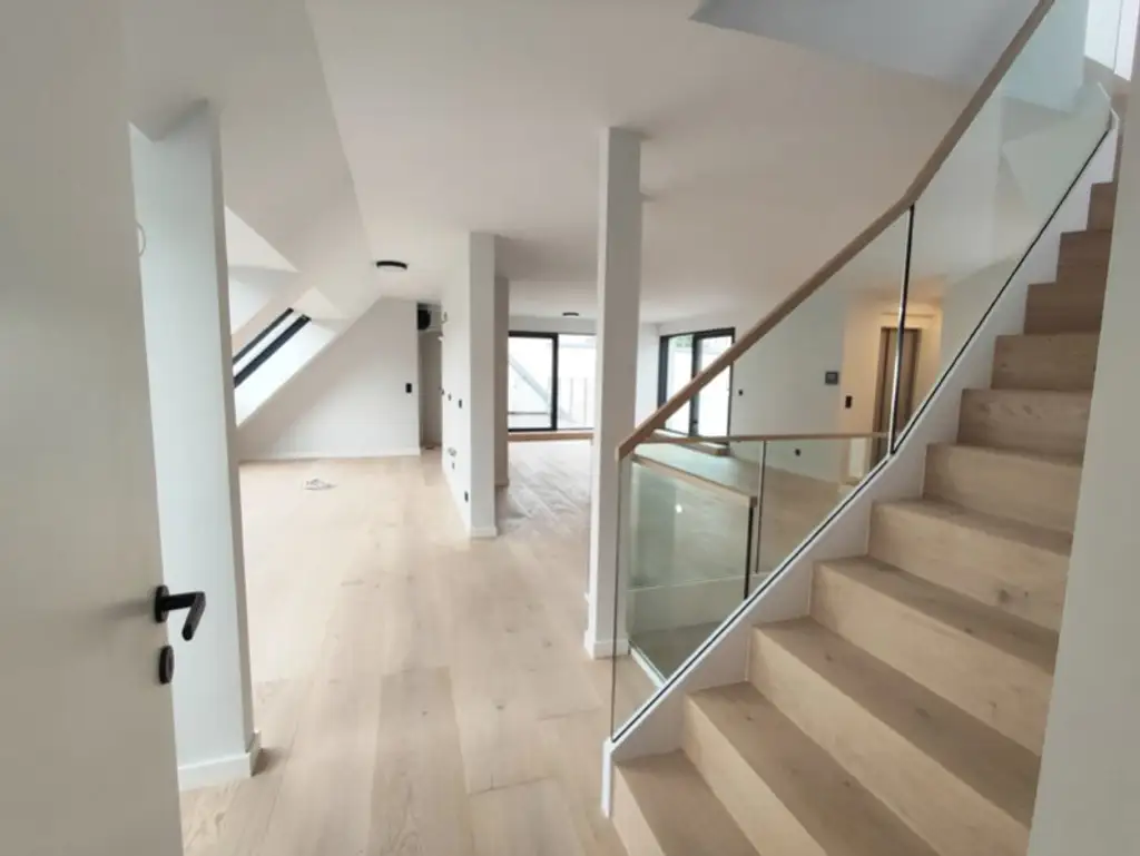 Krongasse! Erstbezug Penthouse mit 3 Terrassen und privatem Liftzugang auf frisch saniertem Altbau! Top17