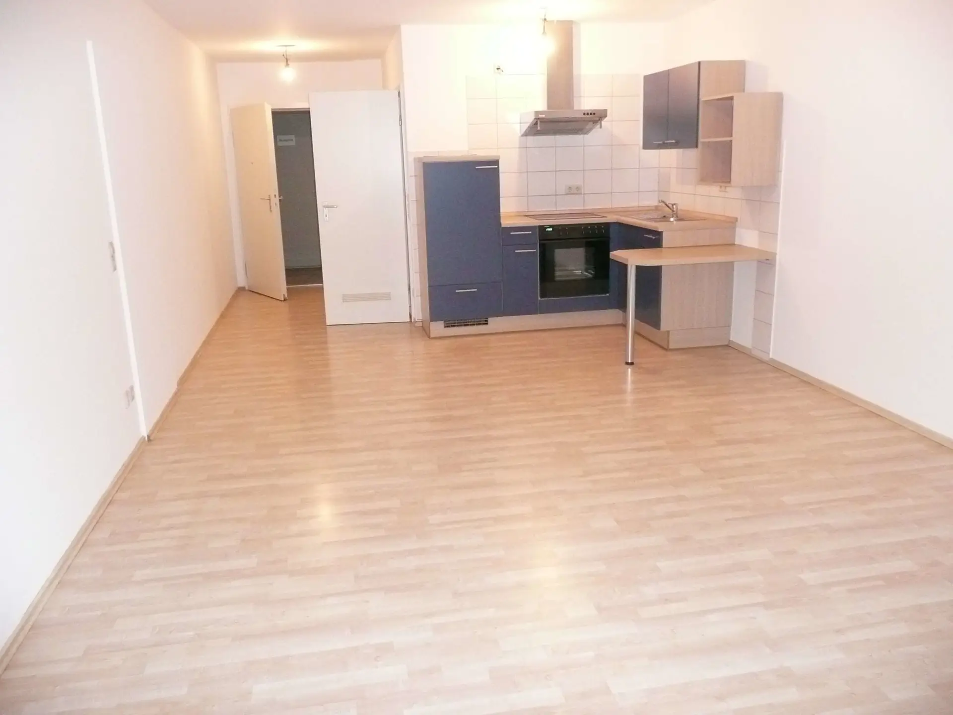 Wohn- und Schlafzimmer