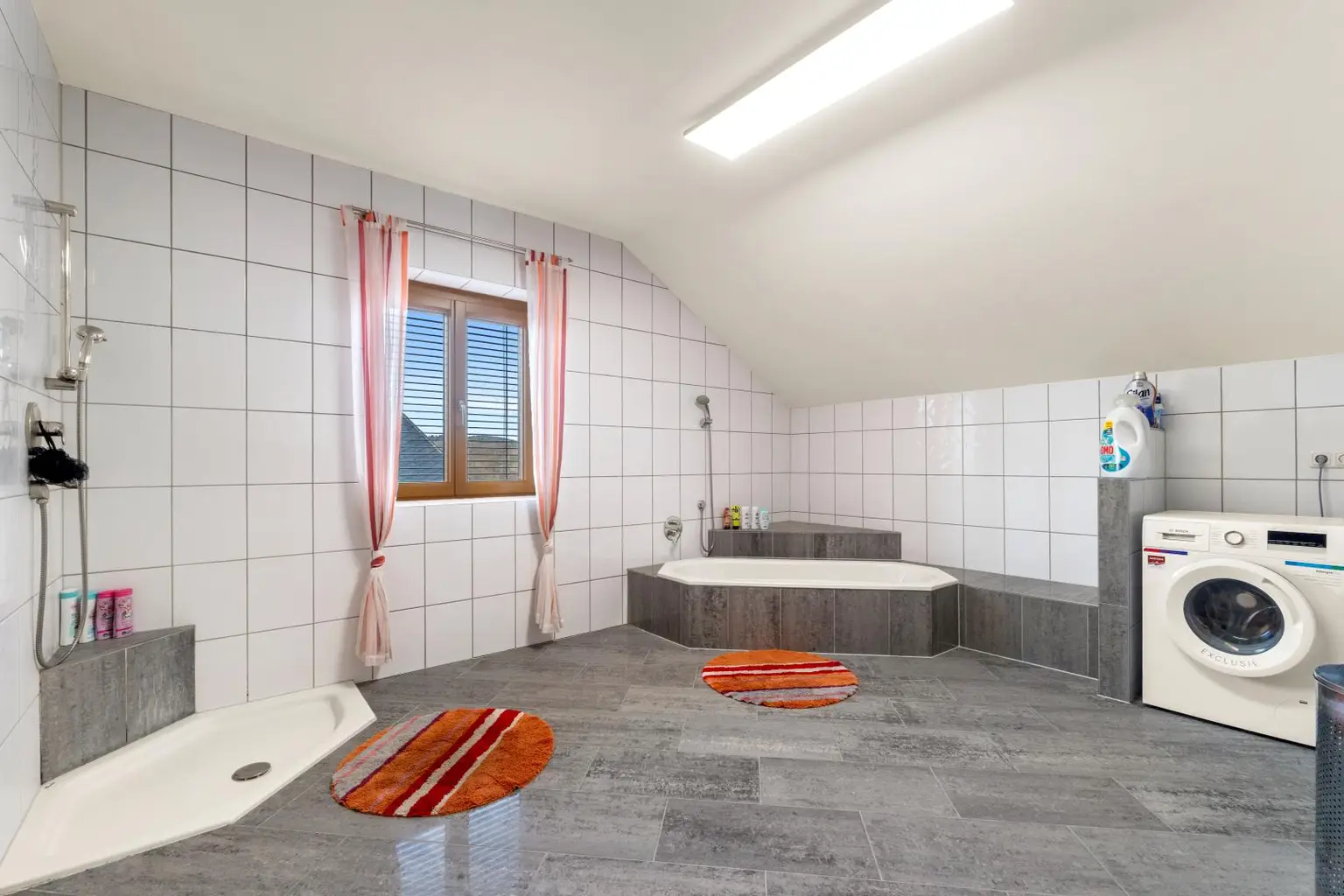 Badezimmer DG (1)