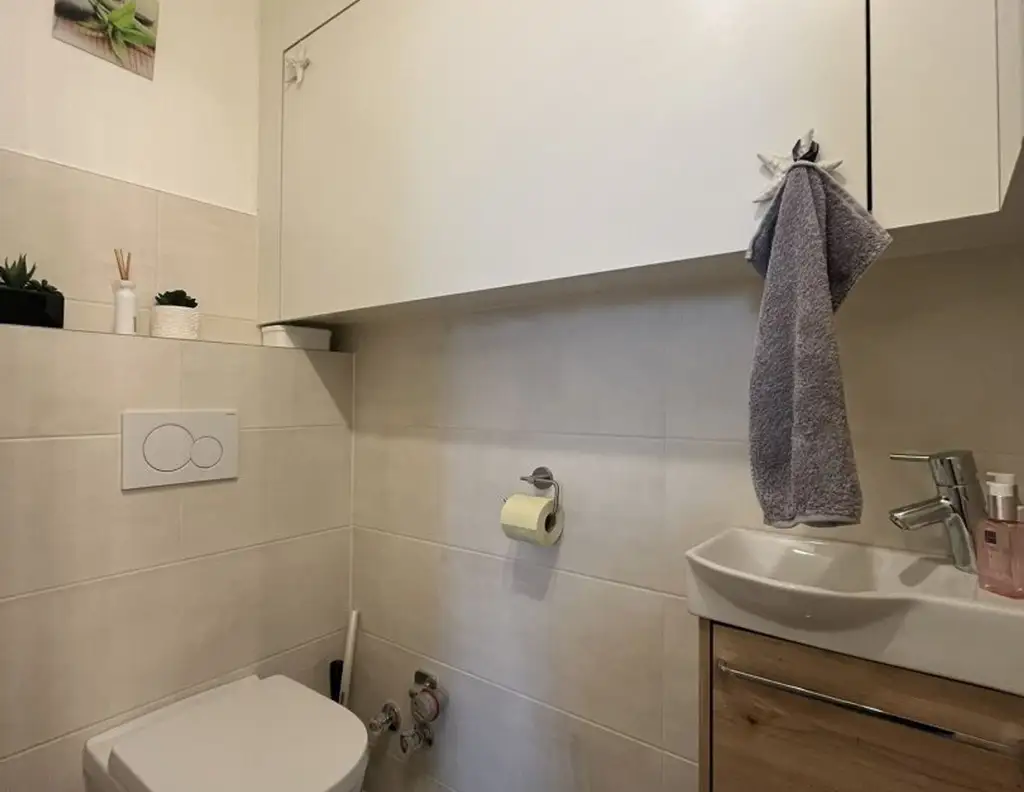 Traumhafte Maisonette-Wohnung in Linz: Renoviert, geräumig, mit Loggia, Garage und günstigen Betriebskosten!