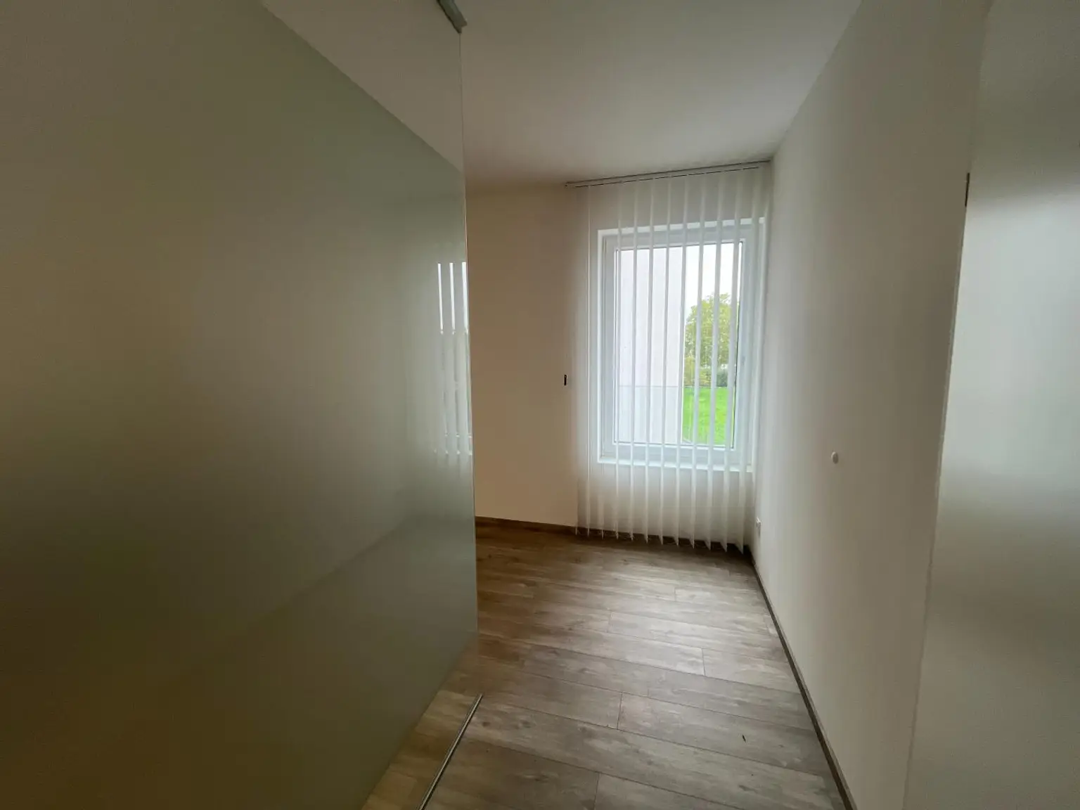 Zentral gelegenes Büro mit Top-Anbindung und Tiefgaragenplatz!