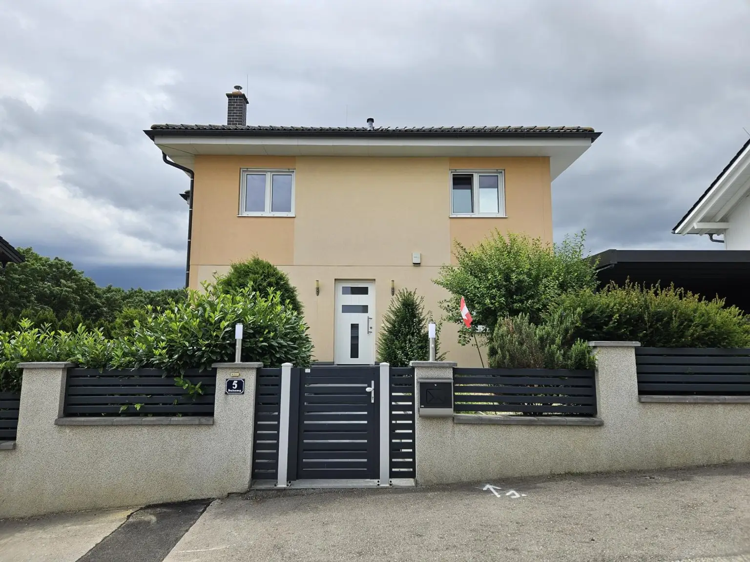 Straßenansicht Haus (2)