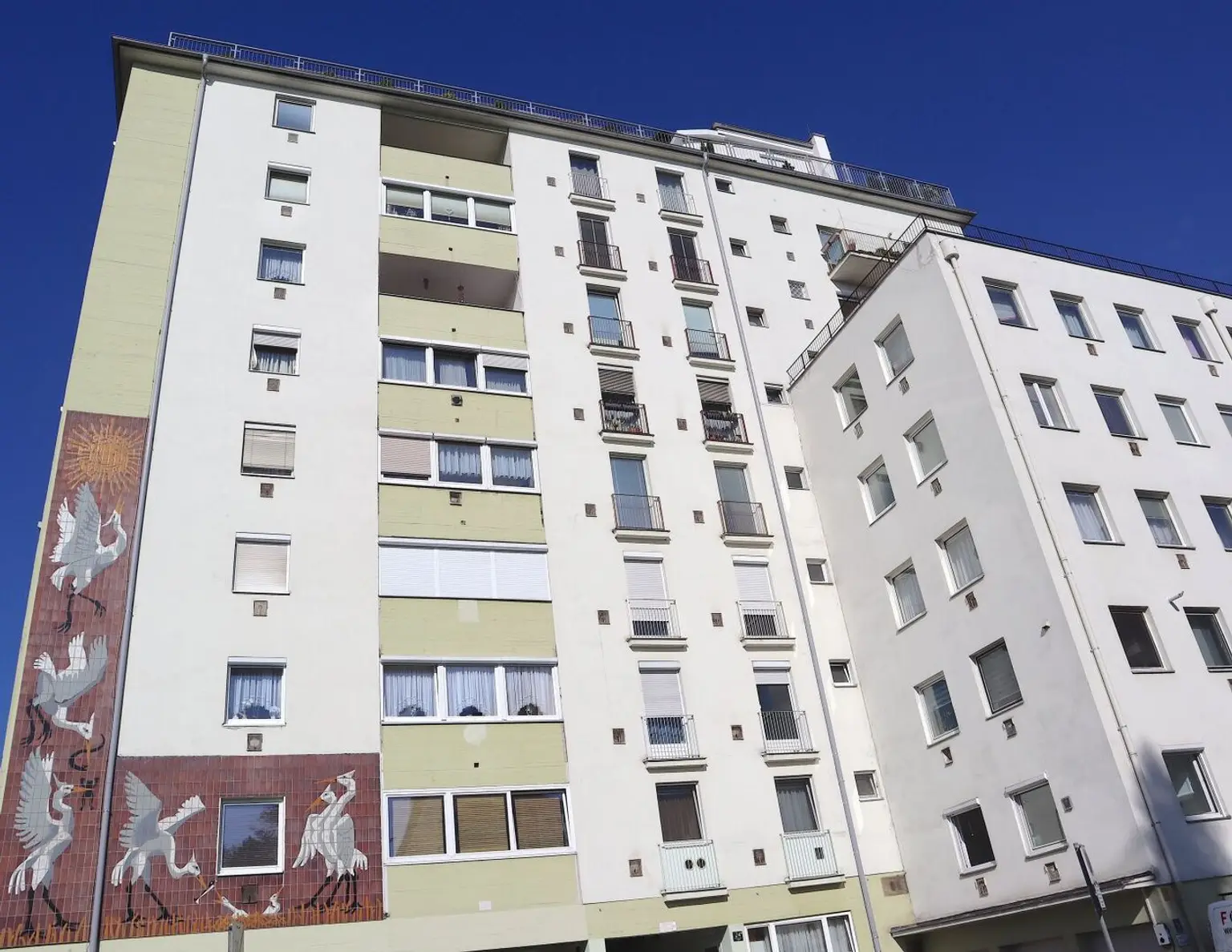 4 Zimmer Wohnung mit 120 m² und bester Anbindung - Vielseitige Möglichkeiten für Familien und Paare!