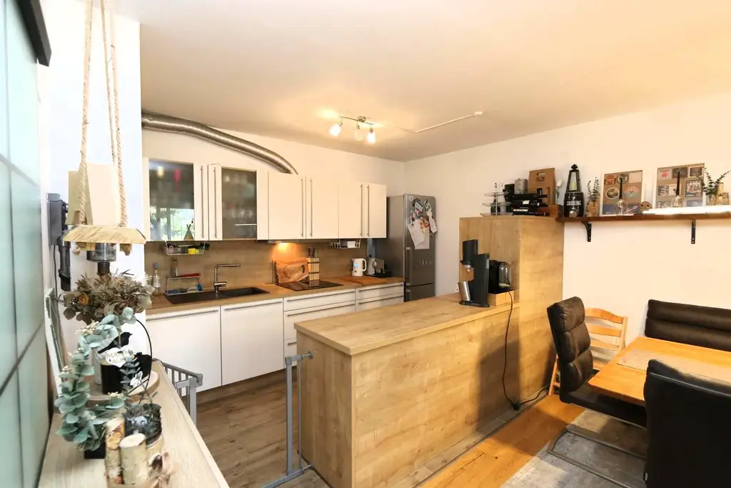 großzügige, attraktive 2 Zimmer-Wohnung