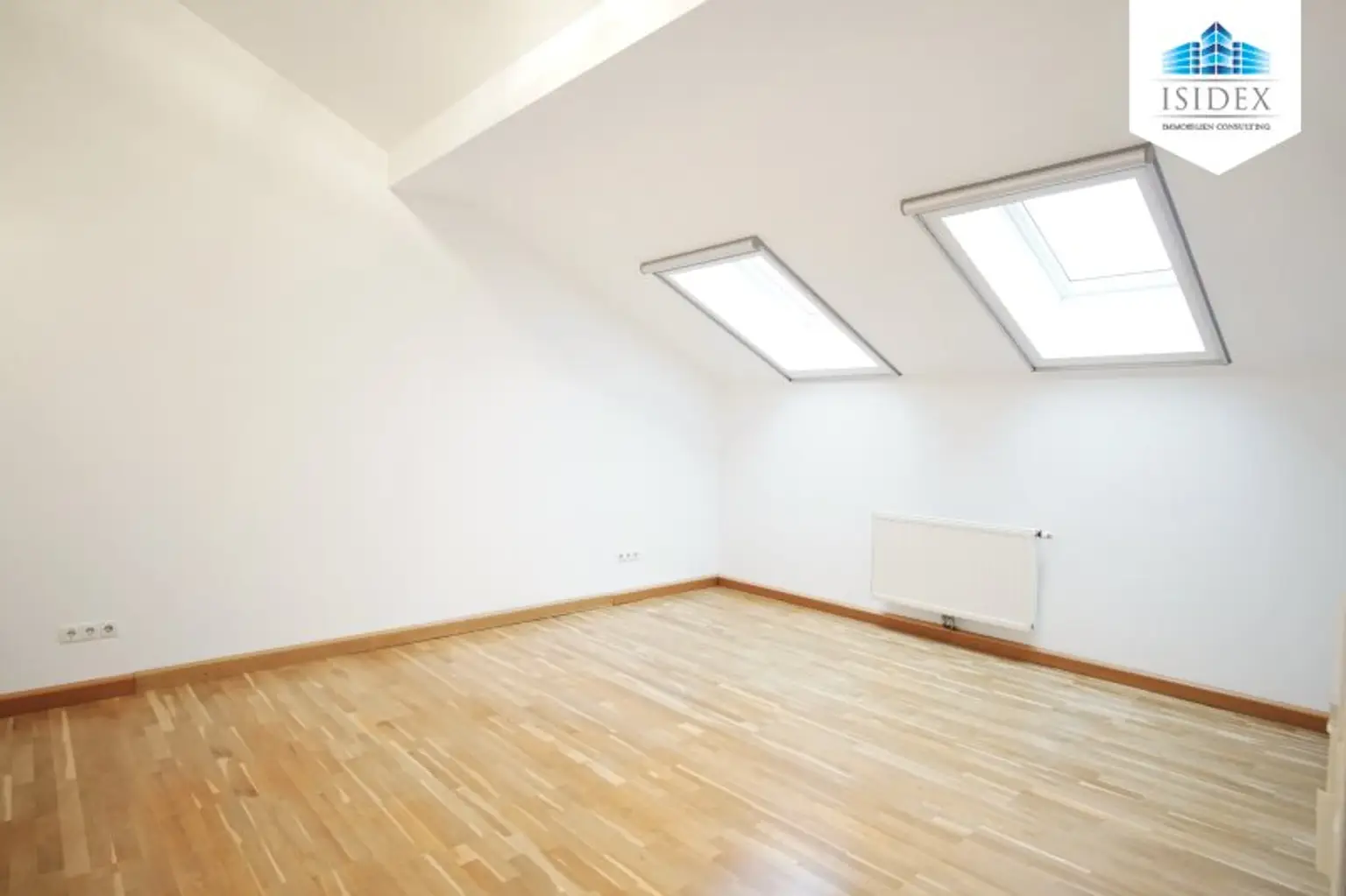 **NEU** Top ausgestattete 3-Zimmer DG-Maisonetten-Wohnung mit großzügiger TERRASSE und SAUNA! Perfekte Lage!!