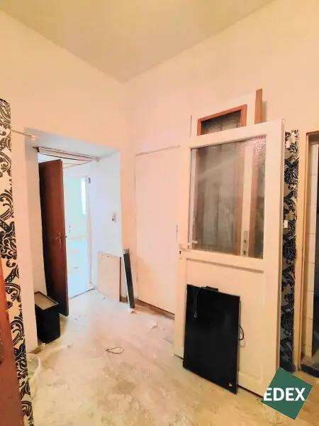 Sanierungsbedürftige 4-Zimmer-Altbauwohnung mit Potenzial nahe Venediger Au