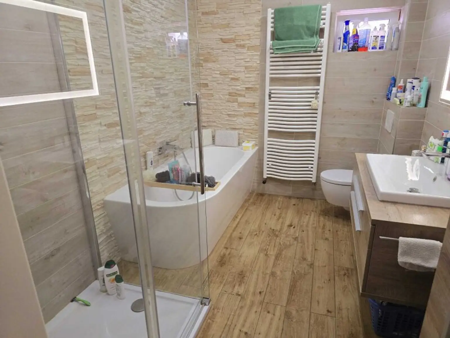 Charmantes Einfamilienhaus 125m² wohnfl. mit 791m²  Garten und überdachte Terrasse und Kaminanschluss in Leobersdorf – S-Bahn in der Nähe!