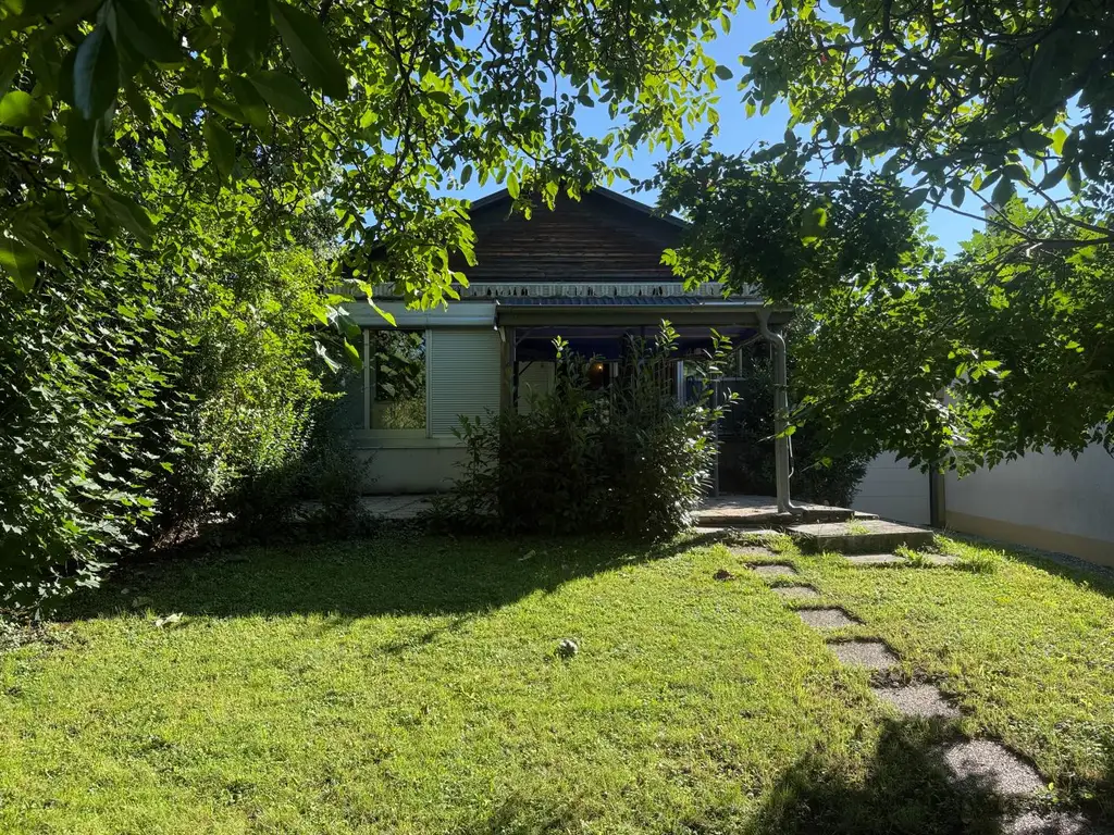 Einfamilienhaus mit Garten in ruhiger Lage