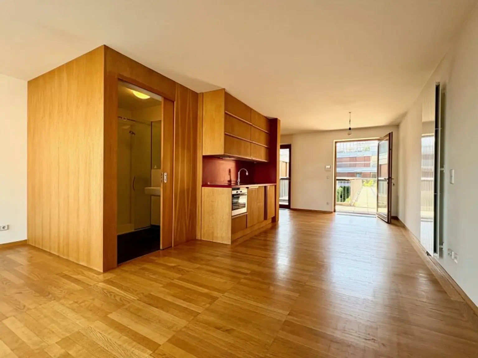 DG-WOHNUNG MIT PRIVATER TERRASSE NÄHE STEPHANSPLATZ