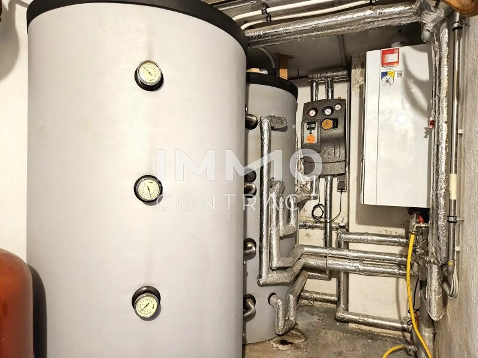 KG Gastherme mit Pufferspeicher für Solaranlage