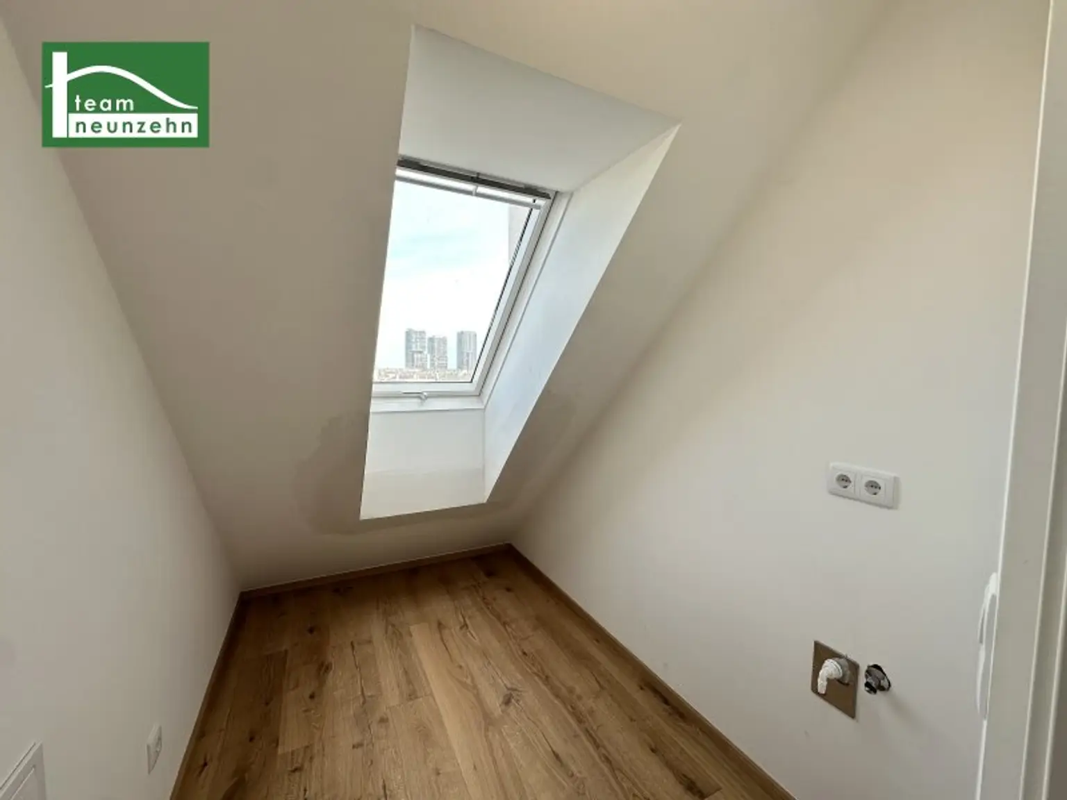 Klimatisierte Erstbezugs-Wohnung im DG nahe U3, S-Bahn und hervorragender Infrastruktur mit hochwertiger Ausstattung! - Mitten im Dritten