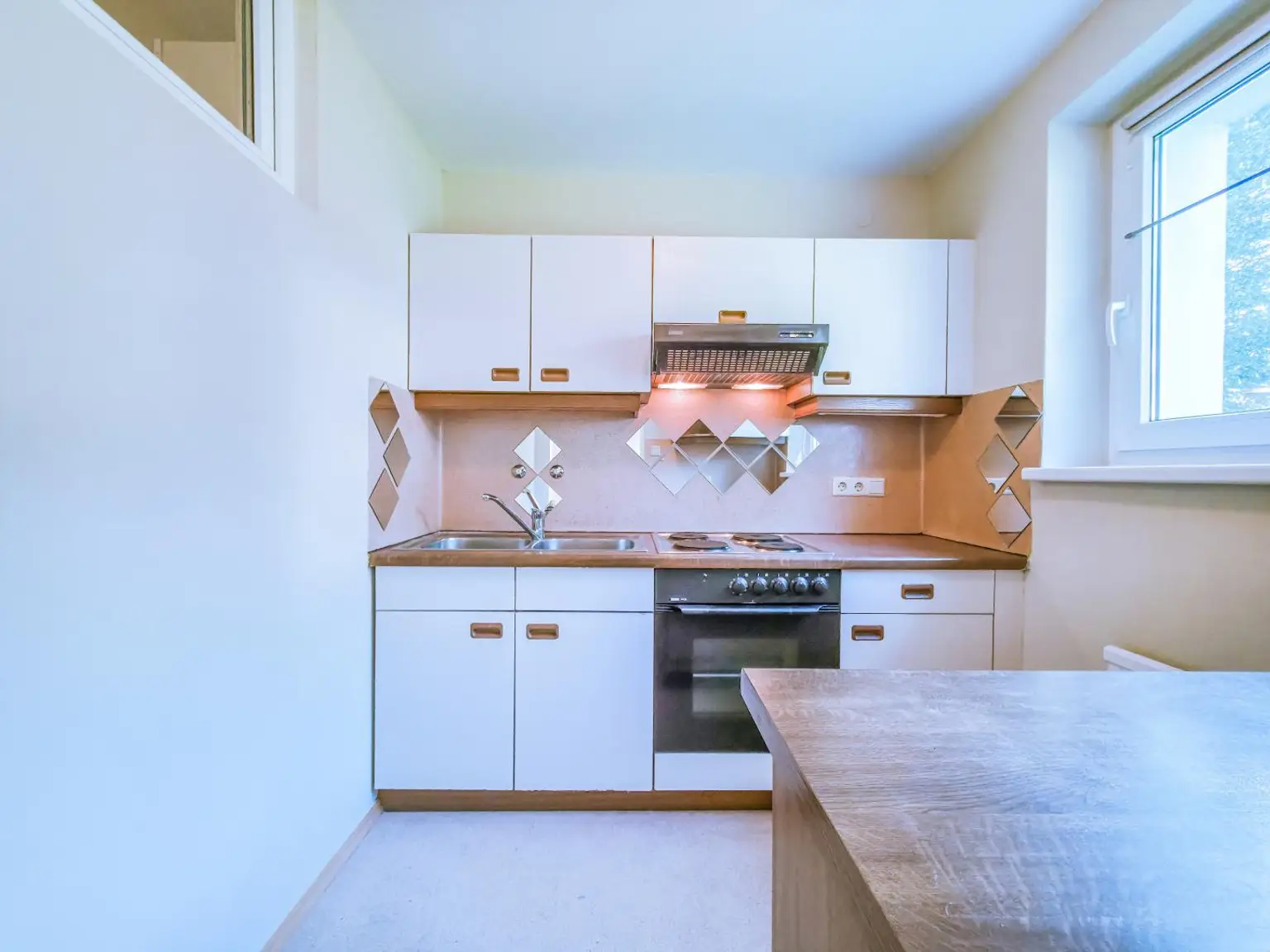 Gepflegte 2-Zimmer-Wohnung mit herrlichem Balkon in Aussichtslage in Fiecht!