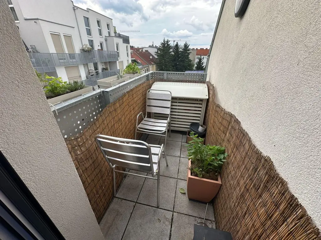 Klimatisierte Neubauwohnung mit hofseitigem Balkon im Dachgeschoss!!!