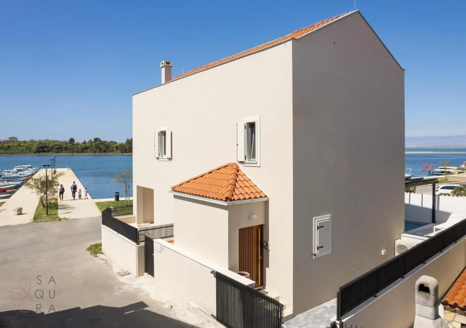 Prime Seafront Villa bei Zadar –Exklusivität am Meer mit Renditepotenzial