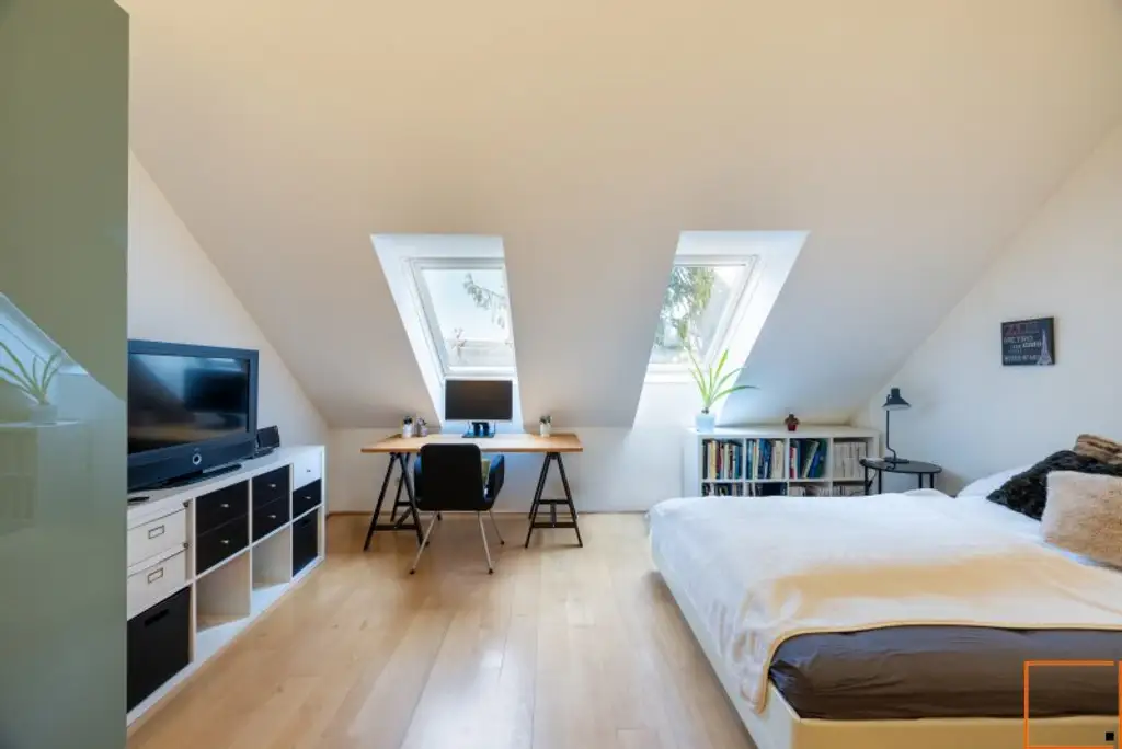Luftiges Familien-Penthouse mit Ateliercharakter, großen Terrassen und Grünblick