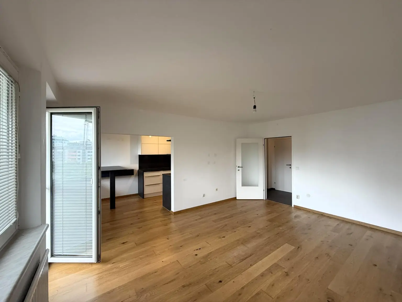 Moderne 2-Zimmer-Eigentumswohnung mit Loggia in absoluter Ruhelage // Modern 2-room condominium with loggia in an absolutely quiet location //
