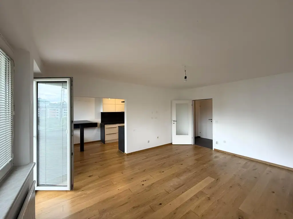 Moderne 2-Zimmer-Eigentumswohnung mit Loggia in absoluter Ruhelage // Modern 2-room condominium with loggia in an absolutely quiet location //