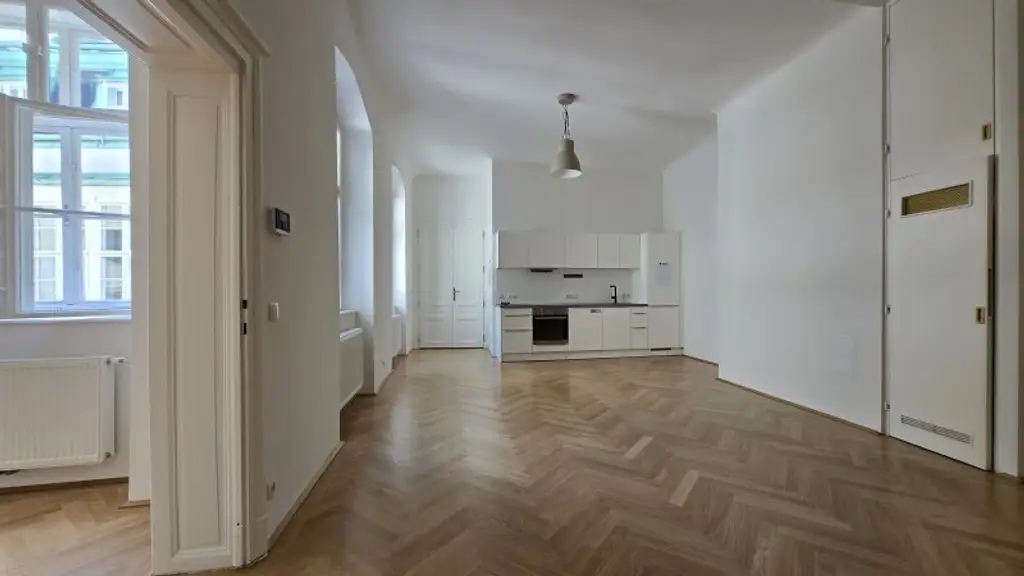 Traumhafte 2-Zimmer-Altbauwohnung in super zentraler Innenstadtlage