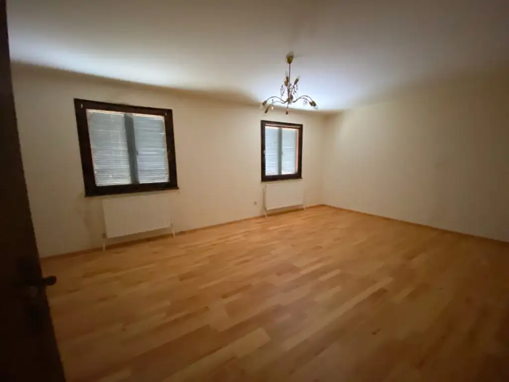 HAUS zu SANIEREN mit GARTEN im Wienerwald