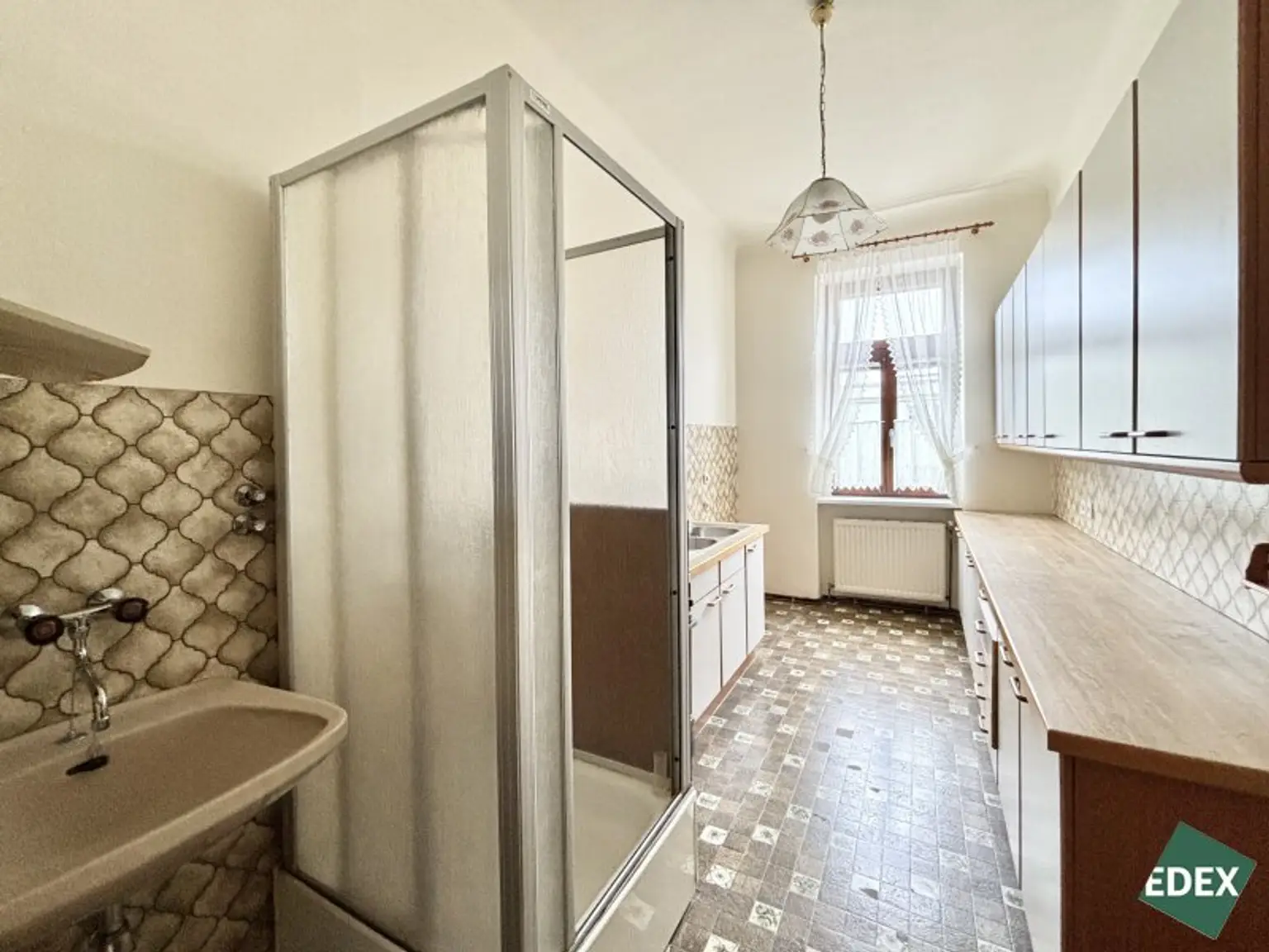 Sanierungsobjekt mit Parkblick – 2 Zimmer in 1140 Wien