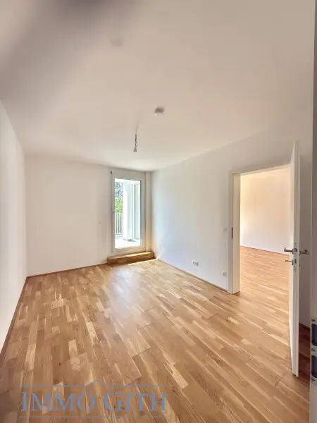 STAMMERSDORFER RUHELAGE: MODERNE 2-ZIMMER-WOHNUNG MIT NEUER KÜCHE, LOGGIA & TERRASSE ZU MIETEN!