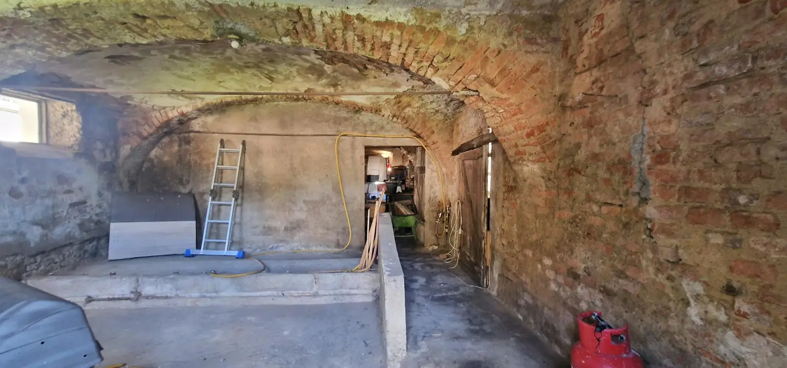 Gepflegter Vierkanthof mit Nebengebäude und eigenem Wald im idyllischen Südburgenland