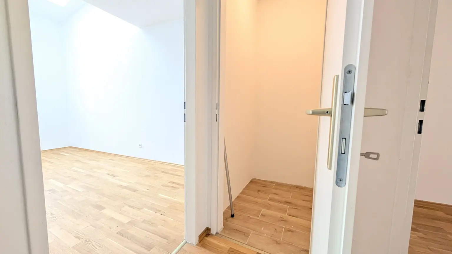 NETTES 3 ZIMMERAPARTMENT IM SPECKGÜRTEL VON WIEN - 35 ÖFFI-MINUTEN BIS WIEN ZENTRUM