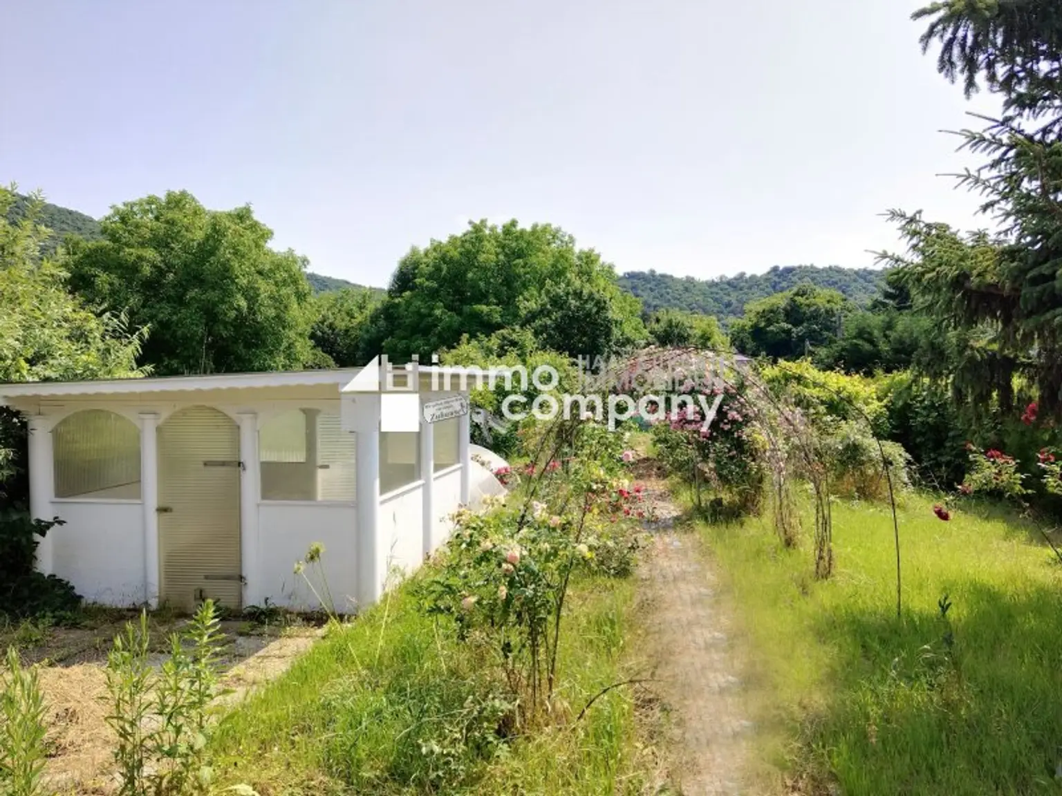 Entzückendes  komplett saniertes Kleingartenhaus auf Eigengrund mit wunderbarem Garten in Ruhelage