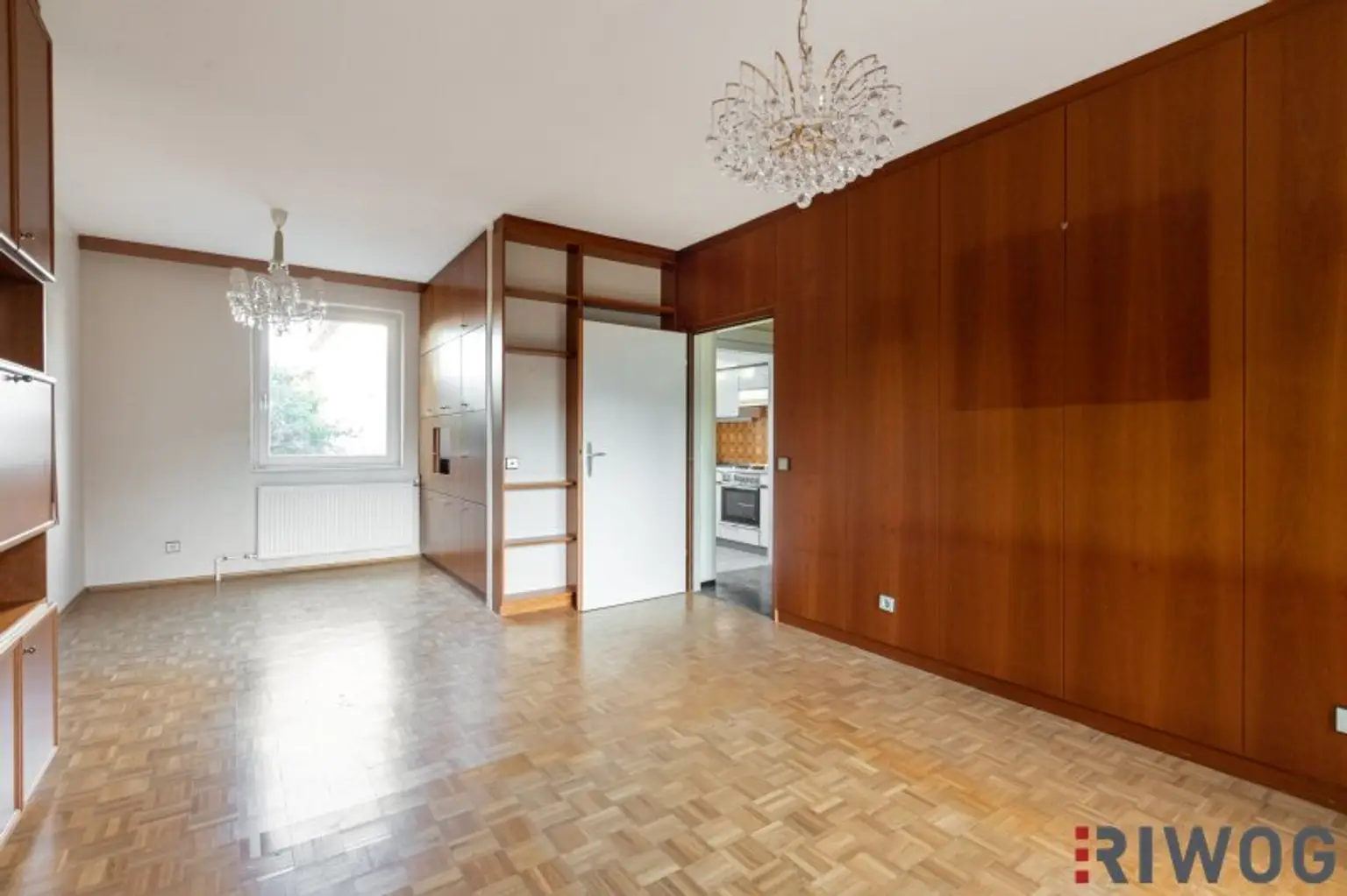 EIN- ODER ZWEIFAMILIENHAUS, gute Substanz, Modernisierungsbedarf