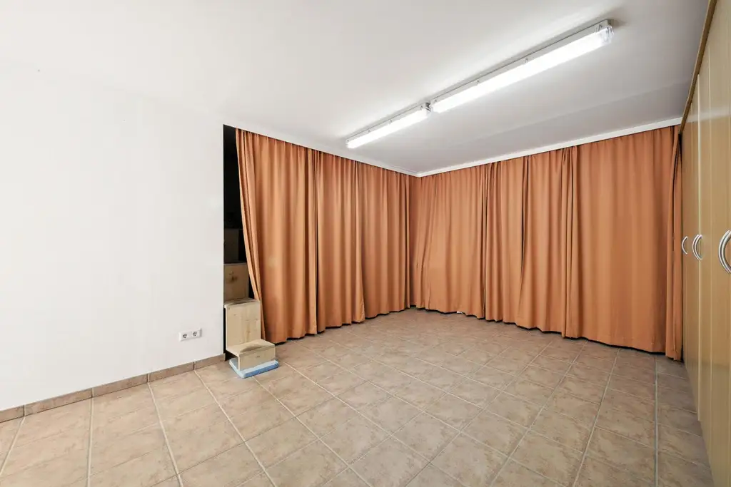 HOCHKARÄTIGES WOHNEN IN GRÜNRUHELAGE! WOHLFÜHL-REFUGIUM DER EXTRA KLASSE: TRADITION TRIFFT MODERNSTEN KOMFORT!