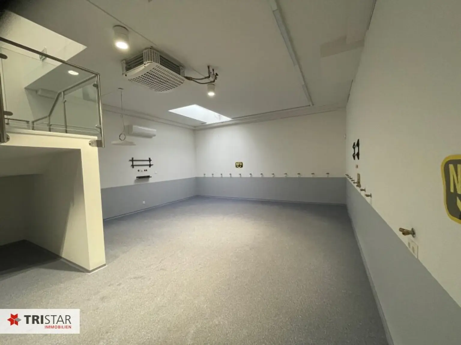 Top Lage, Wien 23. Neuwertiges Betriebsobjekt: 607 m², 5 Parkplätze, ideal für Ihre Vision! Miete 9.186 €