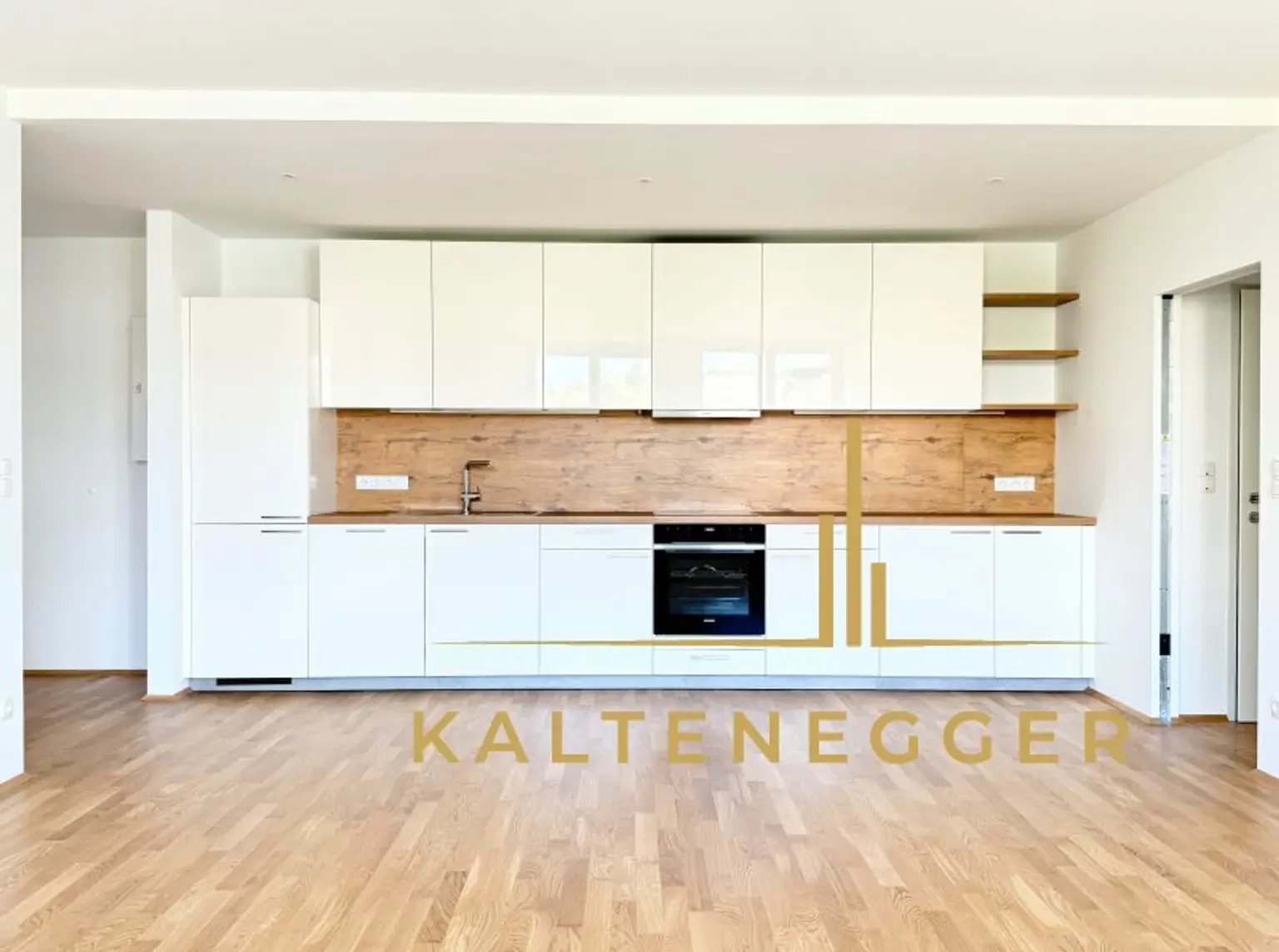 Helle 4-Zimmer-Wohnung ++ ca. 95 m² ++ modern saniert ++ 2. Stock