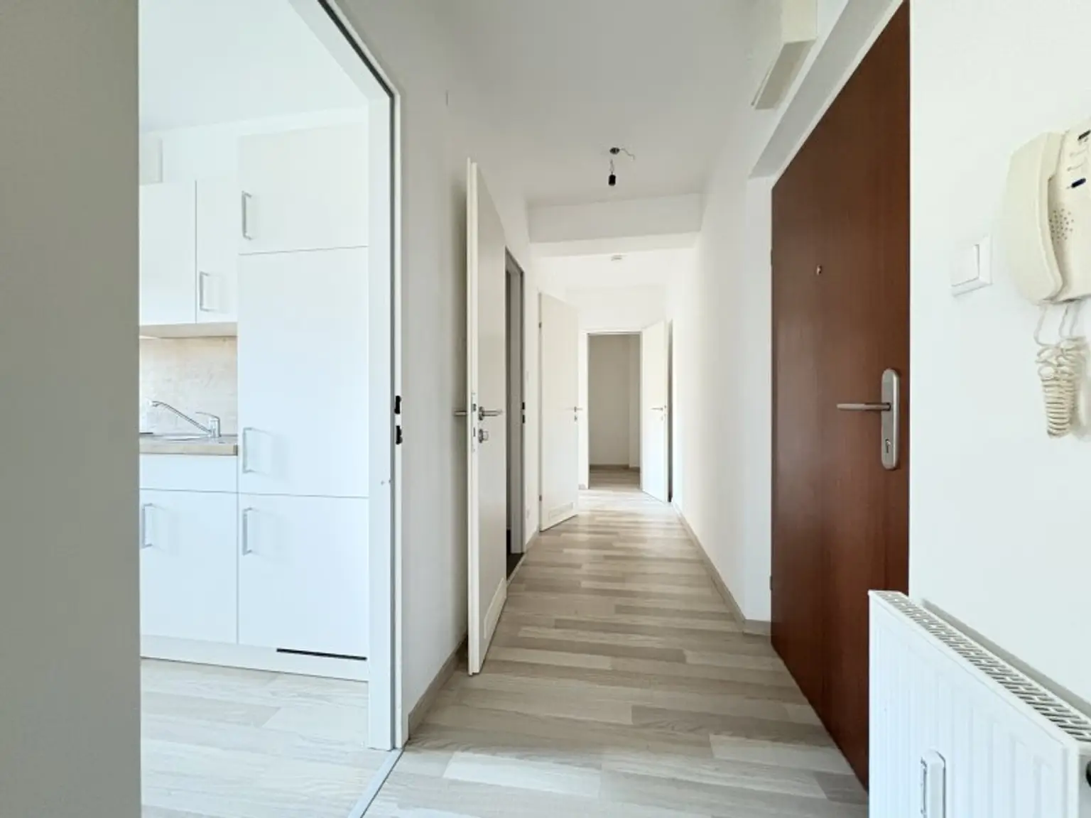 Gepflegte 2-Zimmer Wohnung mit Loggia -Traisenparknähe