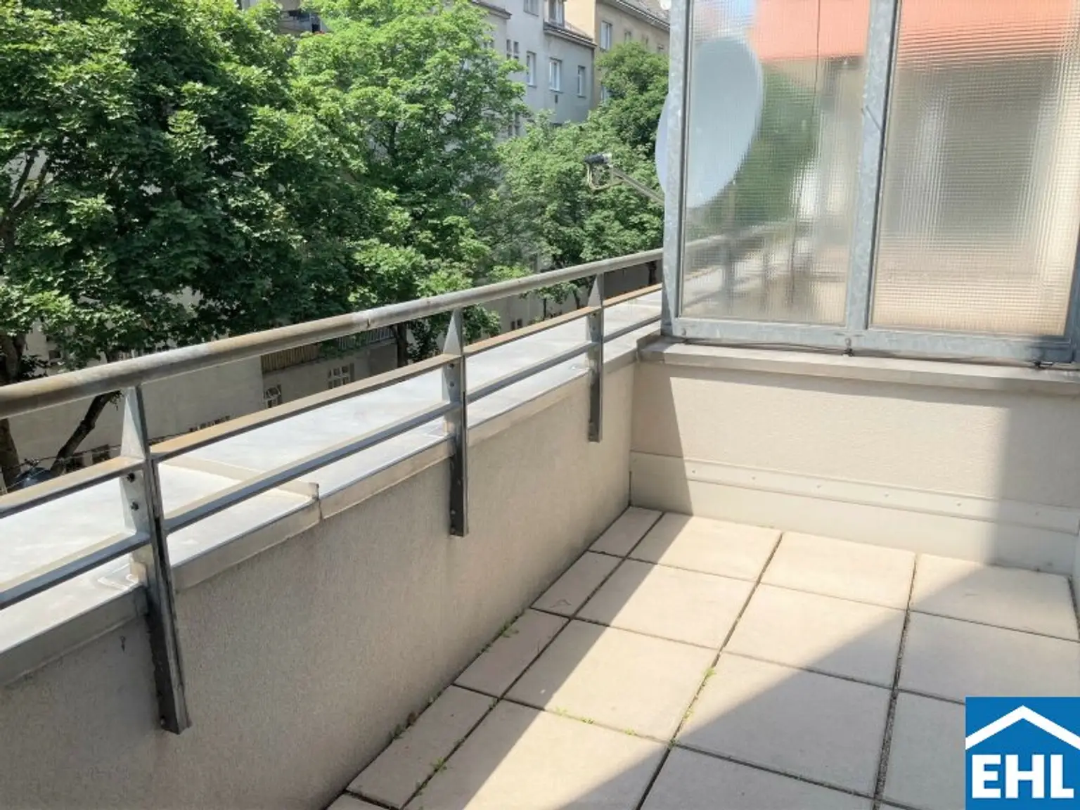 Top 4 Zimmerwohnung mit Loggia und Terrasse nahe dem Millennium Tower