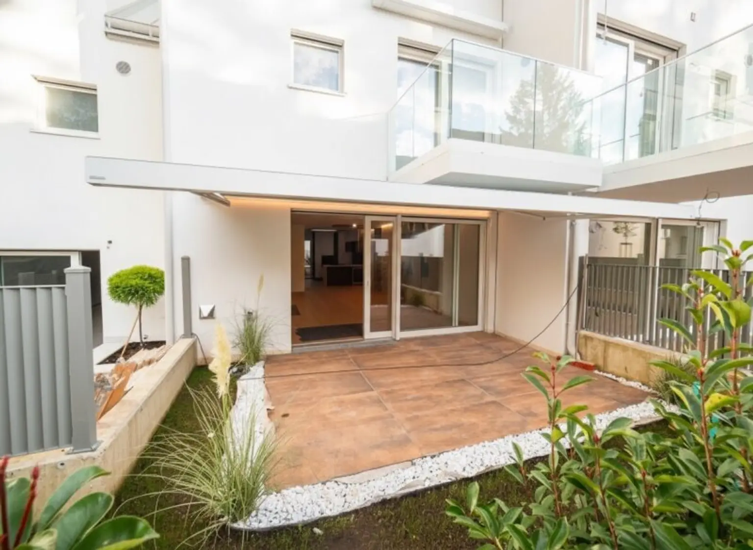 THE UNIQUE HILL SIDE RESIDENCES