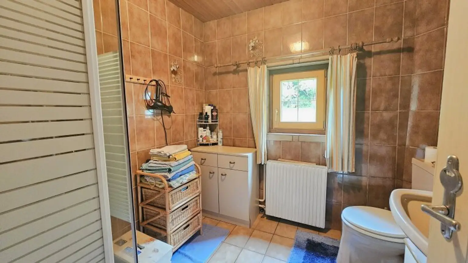 Charmantes Sanierungsobjekt in Radenthein: 5 Zimmer, Balkon und viel Potenzial!