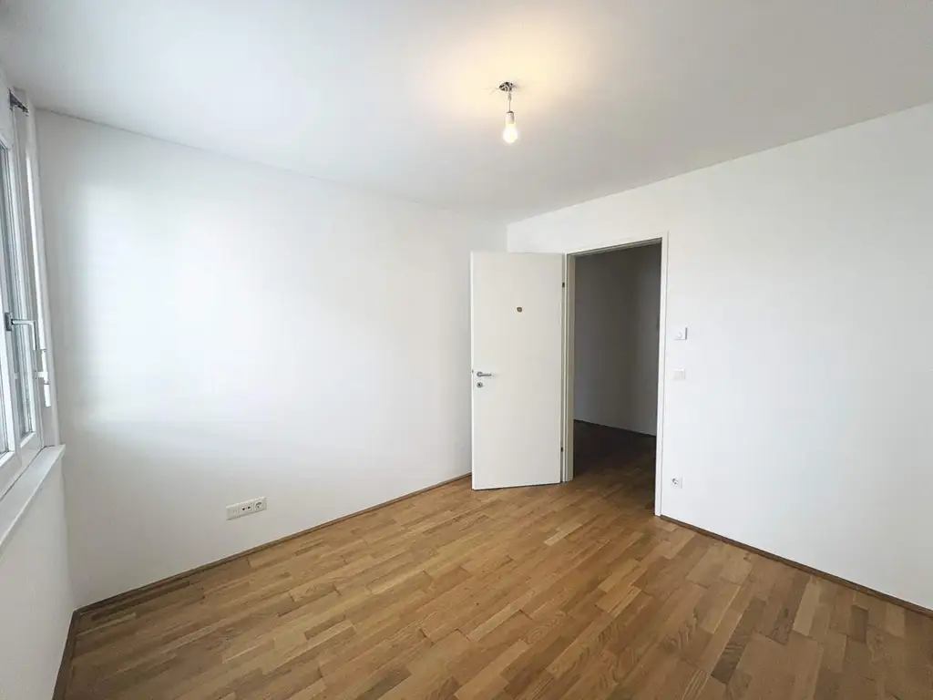 Q11 Leben in Simmering - 
Lichtdurchflutete Balkonwohnung mit 4 Zimmern und Deckenkühlung!