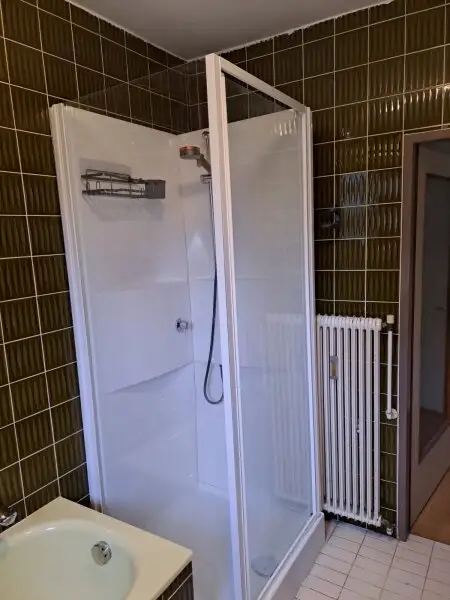 Gepflegte, sehr gut aufgeteilte 79 m² Mietwohnung (2,5 Zimmer) inkl 1 Stellplatz und optional mit Gartenbenützung* – nur € 600- monatlich