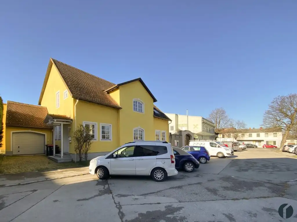 Elegantes Einfamilienhaus in Zeiselmauer mit Garten, Garage und Wellnessbereich