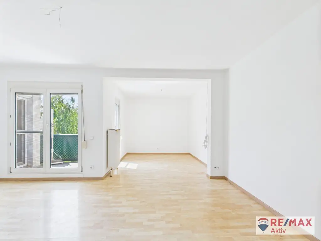 Helle Dachgeschosswohnung mit Loggia in der Auvorstadt